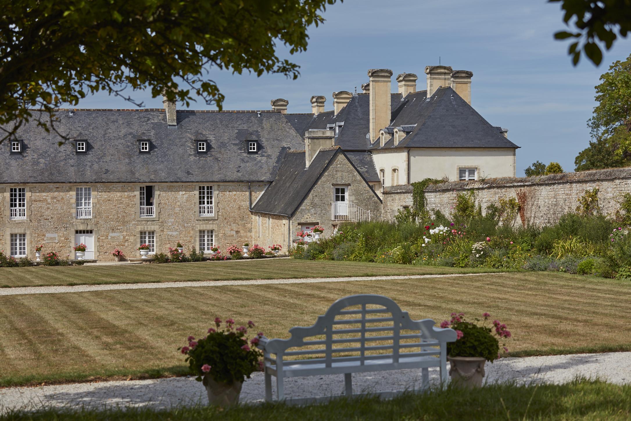 Chateau D'Audrieu Hotel Exterior photo