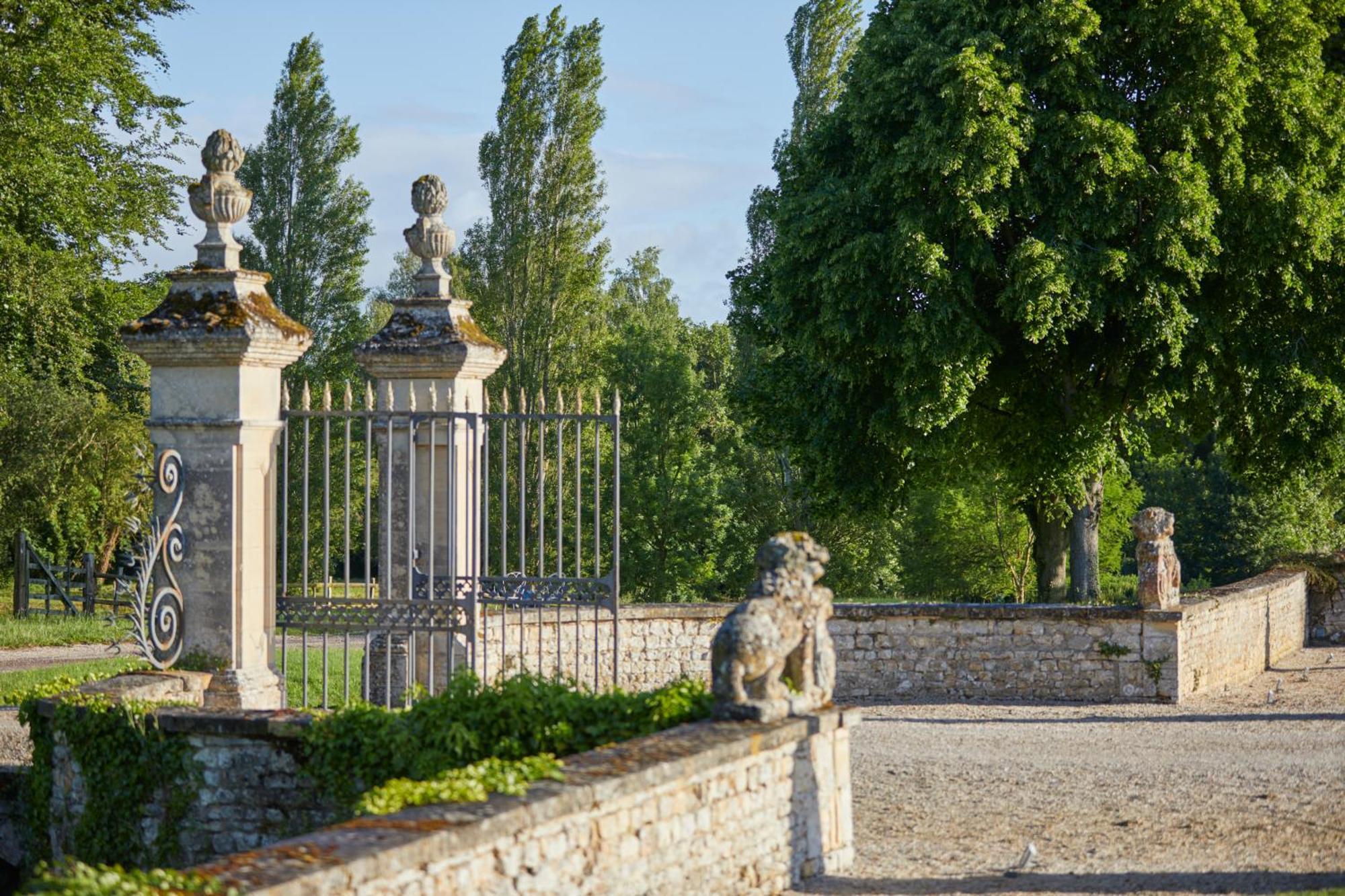 Chateau D'Audrieu Hotel Exterior photo