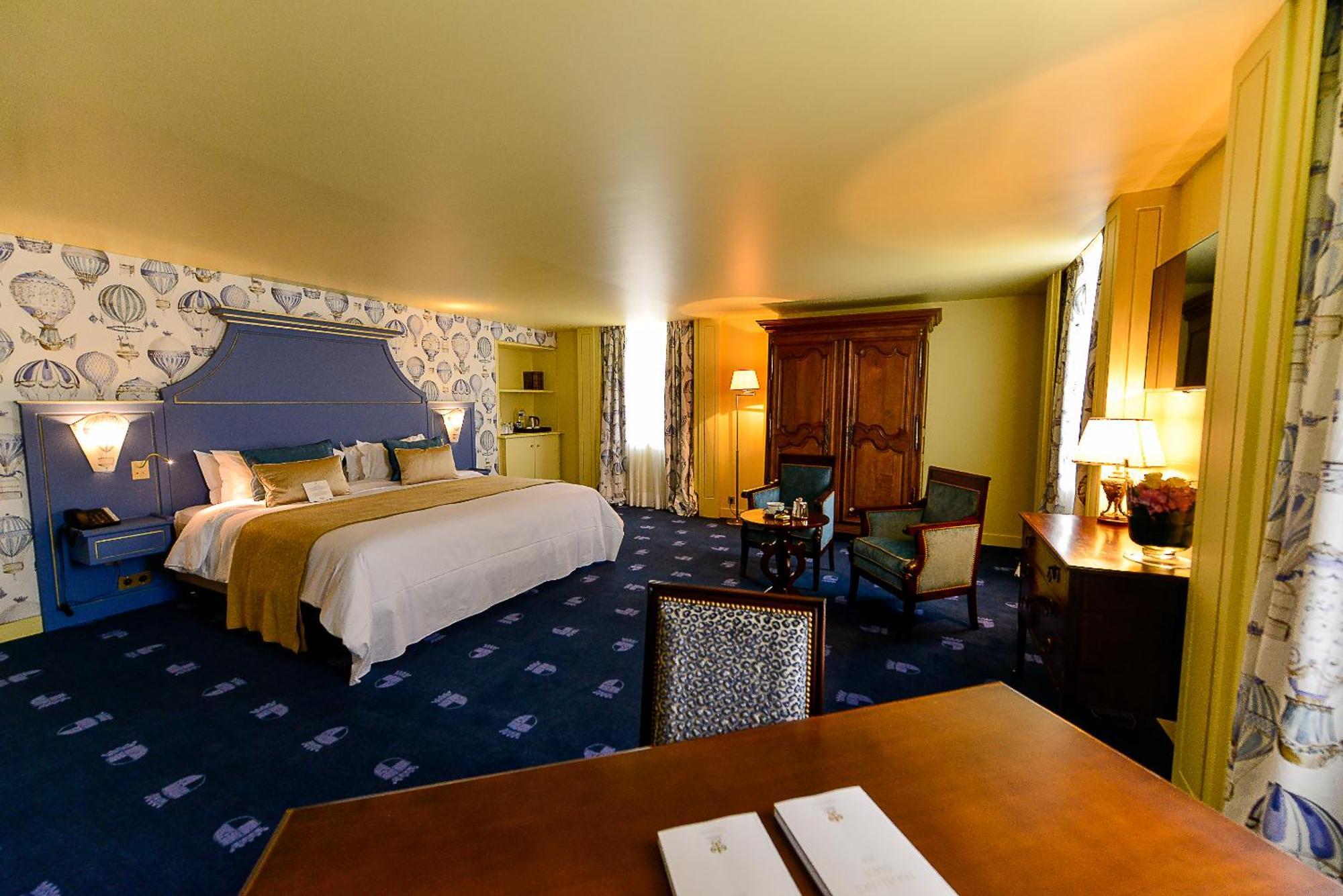 Chateau D'Audrieu Room photo
